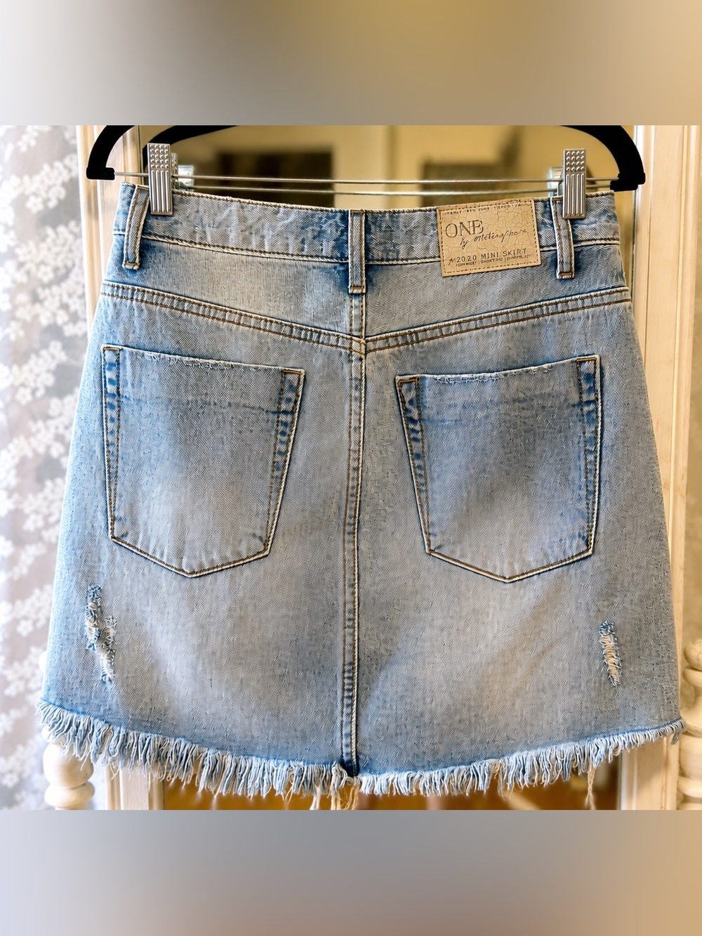 ONE x ONETEASPOON Distressed Denim Mini Skirt | Size 27 | Raw Hem | Light Wash - Picture 2 of 6